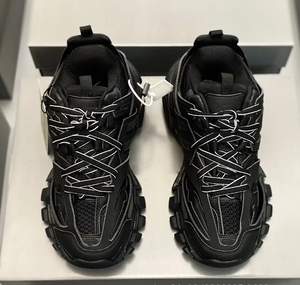 Chaussures de Luxe pour Hommes et Femmes – Qualité Supérieure, Chaussures de Créateur, Marques Célèbres, Baskets Originales avec Logo, Vente en Gros pour Hommes 2026 - Product Image 1