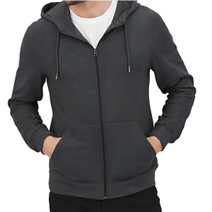 Sudadera con capucha y cremallera de color carbón oscuro, corte ajustado, textura ligera, estilo atlético moderno y atractivo para un look urbano versátil. - Product Image 1