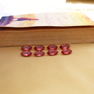 Lot de 8 pierres précieuses en zultanite rouge naturelle, taille marquise, changeant de couleur, 10x20mm, pierres lâches, certifiées par un tiers, bijoux du Rajasthan - Product Image 2