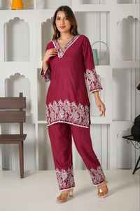 Nouvelle collection de vêtements pour femmes, décontractés et de fête, prêts à porter, en coton slub, Kurti et pantalon avec broderie. - Product Image 2