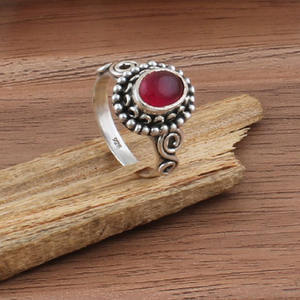 Anillo de Boda Étnico para Mujer, Clásico Vintage, de Plata de Ley, con Rubí y Jade, con Incrustaciones de Piedras Preciosas Hechas a Mano - Product Image 1