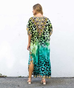 Robes à imprimé tigre pour femmes Robe de plage de vacances décontractée élégante et modeste avec col en V et broderie 1 pièce - Product Image 5