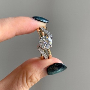 Anillo de Compromiso de Diamante Cultivado en Laboratorio, Corte Redondo de 2.0 CT, Anillo de Boda Solitario Trenzado, Anillo de Promesa Clásico con Banda Zig Zag para Mujer - Product Image 3