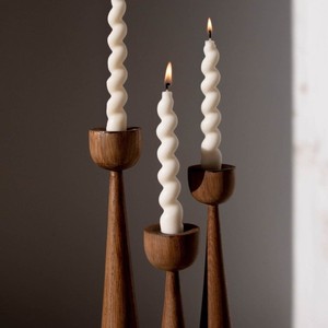 Juego de 3 Portavelas de Madera Rústica con Diseños de Pedestal Cónico y Forma Redonda para Decoración del Hogar - Product Image 2