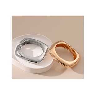 Elegant stainless steel napkin <b>rings</b> set modern dining table decor for weddings parties and home use - Product Image 2