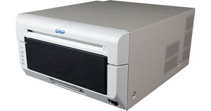 Impresora Profesional de Sublimación de Tinta para Fotos DS820A de 8 Pulgadas con Resolución de 300x600 DPI - Product Image 6