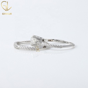 ชุดแหวนแต่งงานมอสซาไนต์วินเทจ ทรงกลม ทองคำขาว 14K ลายฉลุแบบมิลเกรน ชุดแหวนหมั้นและแต่งงาน - Product Image 3