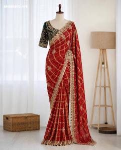 Sari de chifón Panetar pesado con cuadros tejidos con hilo Zari y bordado de lentejuelas, y blusa preconfeccionada con lentejuelas y ribete. Proveedor indio. - Product Image 2