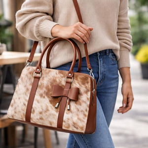 Bolsos de cuero genuino de vaca con pelo, venta al por mayor, proveedor OEM, marca personalizada, bolsos premium a bajo precio - Product Image 2