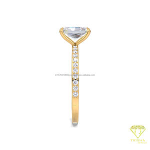 แหวนหมั้นเพชรโมอิสซาไนต์ทรงเรเดียนท์คัท ตัวเรือนทองคำขาว 14K ประดับเพชรแบบปาเว่ แหวนแต่งงาน แหวนสัญญา แหวนครบรอบ - Product Image 2