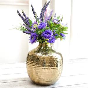 Vase à fleurs élégant en métal doré, vase décoratif de luxe pour la table du salon, décoration intérieure moderne à prix avantageux - Product Image 4