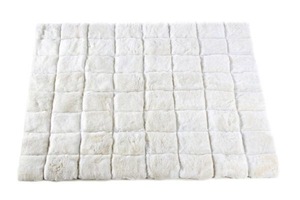 Tapis en fourrure d'alpaga de luxe avec motifs géométriques - Product Image 2