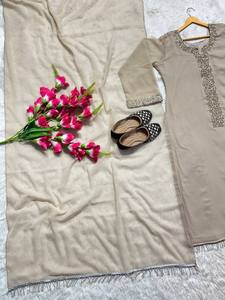Ensemble Salwar Kameez Moderne en Faux Georgette Fantaisie avec Broderie de Perles Réelle Faite à la Main et Dupatta Réversible pour Mariage et Diwali - Product Image 5