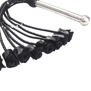 Flogger de Cuero de Oveja Premium con Cadenas de Múltiples Hilos y Hebilla de Acero para Juegos de Impacto - Product Image 5