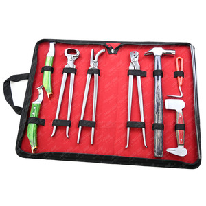 Kit d'outils de maréchal-ferrant professionnel | Kit de sabot pour cheval Couteau à sabot et boucle à lame incurvée, pince de 12 ", pic à sabot, tampon et marteau - Product Image 1