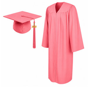 Traje de Graduación Profesional y Elegante con Birrete y Toga de Ajuste Cómodo para Estudiantes Universitarios - Product Image 1