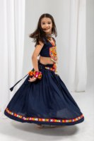 Tenue de danse ethnique brodée indienne et pakistanaise pour enfants, costume deux pièces, haut court et jupe lehenga