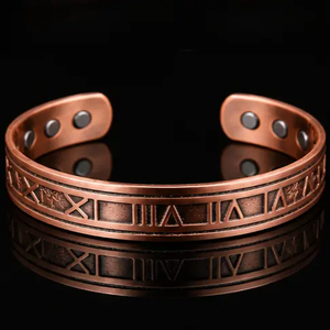 Brazalete de Cobre Hecho a Mano de Lujo con Números Romanos en Relieve, Personalización, Detalles Magnéticos, Regalo Promocional Novedoso - Product Image 4