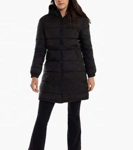 Vestes de sport personnalisées pour dames en duvet de rugby d'hiver col montant manches longues rembourrées chaudes pour les femmes vente en gros - Product Image 5