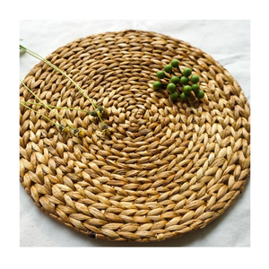 Set de table en jacinthe d'eau vietnamienne durable, tissé à la main, en herbe naturelle, pour tables de salle à manger, restaurants et traiteurs - Product Image 1