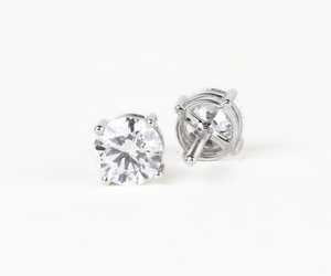 Paire de boucles d'oreilles clous pour femme, style bohème, plaqué or 18 carats, diamant de laboratoire rempli certifié IGI 2 carats, taille brillant, quatre griffes - Product Image 4