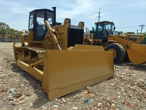 Bulldozer sur chenilles Caterpillar D6 d'<span class=keywords><strong>occasion</strong></span>, modèle 2023, capacité de bêchage de 3,8 m, puissance de 202 CV, pièces d'origine, faible nombre d'heures, performances stables - Product Image 4