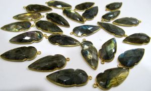 Connecteurs Cabochons en Labradorite Naturelle Grise Chatoyante 15-40mm avec Monture à Boucle Unique - Product Image 3