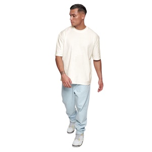 T-shirt en coton uni à col rond et manches courtes pour homme, coupe décontractée, longueur standard, tricot jersey, design vierge, vente en gros - Product Image 4
