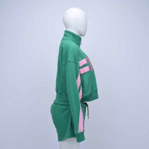 Ensemble sweat à capuche et short pour femme, coupe classique, respirant, avec logo personnalisé brodé sur le devant, qualité supérieure, tendance actuelle - Product Image 6