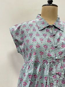 Débardeurs pour femmes à imprimé floral 100% coton, longueur courte, boutonnage sur le devant, col en V, tissu doux et respirant, débardeurs décontractés d'été - Product Image 2