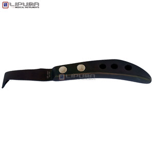 Cuchillo para Pezuñas LIPUMA Personalizado de 22.5cm con Hoja Recubierta de Plasma Negra, Mango Perforado, Afilado Quirúrgico, Reutilizable, para Cuidado Veterinario de Caballos y Ganado - Product Image 2