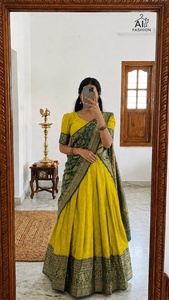 Lehenga Choli en soie jaune avec bordure verte, tenue traditionnelle indienne, longueur au sol, tenue ethnique, toutes saisons, coupe classique pour femmes - Product Image 2