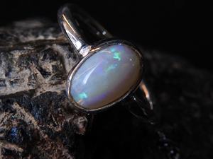 Bague de mariage classique en opale solide australienne - Sertissage à bélière - Bijoux en argent - Taille US 6 - Cadeau fait main pour elle - Modèle PMEGEMSBEADS MS - Product Image 2