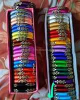 Bracelets en fil de soie indien multicolores, bracelets Kundan, bracelets à la mode, cadeaux de mariage, cadeaux de retour, cadeaux Haldi Mehndi Shagun