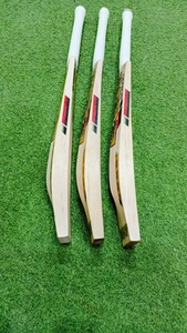 Bate de Críquet MRF Genius Gold Edition English Willow 25/26 EDICIÓN NUEVAS PEGATINAS - Product Image 4