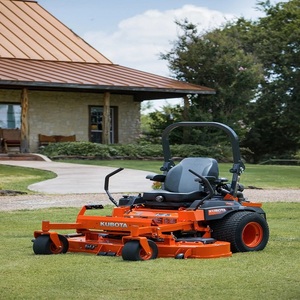 Tondeuse à gazon Kubota Z726x à braquage zéro, conçue pour une coupe rapide et précise avec une puissance de qualité professionnelle - Product Image 1