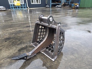 [SungBin] Agriculture Skeleton Bucket for Stone Removal and Professional Durable High Strength Sieve Bucket - Product Image 3