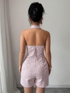 Primrose Tweed Halter Romper, Mono Corto de Tweed Texturizado Color Rosa Alternativo o Mono Ajustado Estilo Vintage - Product Image 5
