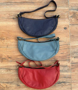 2024 nueva colección diseñador de tendencias bolso cruzado de cuero reciclado bolso de hombro de media luna de cuero colorido de moda para mujer - Product Image 4