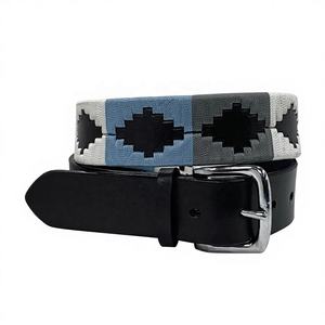 Cinturón de cuero negro hecho a mano en Argentina con hebilla de acero inoxidable. - Product Image 1