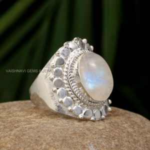 แหวนมูนสโตนสีรุ้ง ดีไซน์ทันสมัย ขนาด 10x14 มม. รูปทรงวงรี เงินแท้ 925 ทำด้วยมือ เครื่องประดับพลอยสไตล์โบฮีเมียน ของขวัญสำหรับเธอ - Product Image 6