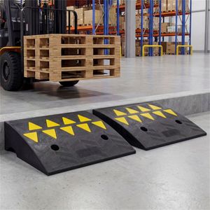 2 Pezzi Rampa per Marciapiede in Gomma Riflettente Resistente con Canale di Drenaggio per Accesso Comodo alla Vialetto - Product Image 6