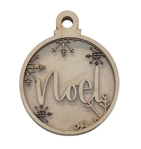 Ornement de Noël rond en bois avec motif flocon de neige, décoration artisanale traditionnelle - Product Image 1