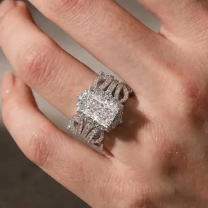 Bague de fiançailles et de mariage en moissanite 925 de 3,5 carats, taille radiant, plaquée or, en argent sterling, alliance ouverte unique pour femme, Inde. - Product Image 6