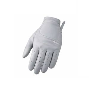 Gants de golf en cuir pour hommes personnalisables avec logo, fabriqués au Pakistan, pour droitiers, en tissu de peau de mouton souple, légers et antidérapants - Product Image 2