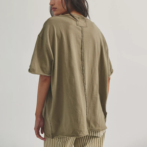 T-shirt surdimensionné pour femme avec motif personnalisé, 200 g/m², décontracté, effet vieilli, manches courtes, col en V - Product Image 2