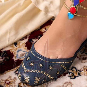 Attire Pair Elegantly Crafted High Quality Faux Leather Printed Anti-Slippery Customizable All Seasons <b>Khussa</b> - Product Image 5