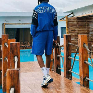 Ensemble de survêtement personnalisé en nylon avec coupe-vent, short et sweat à capuche en polyester - Product Image 5