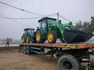 รถแทรกเตอร์อเนกประสงค์รุ่น JD 5075E กำลัง 75 แรงม้า โดดเด่นด้วยความสามารถในการทำงานหนักด้วยเครื่องตักด้านหน้า - Product Image 6