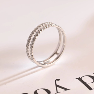 แหวนแต่งงานทองคำขาว 14K ประดับเพชรเพาะเลี้ยงแบบ Pavé สองแถว - Product Image 4